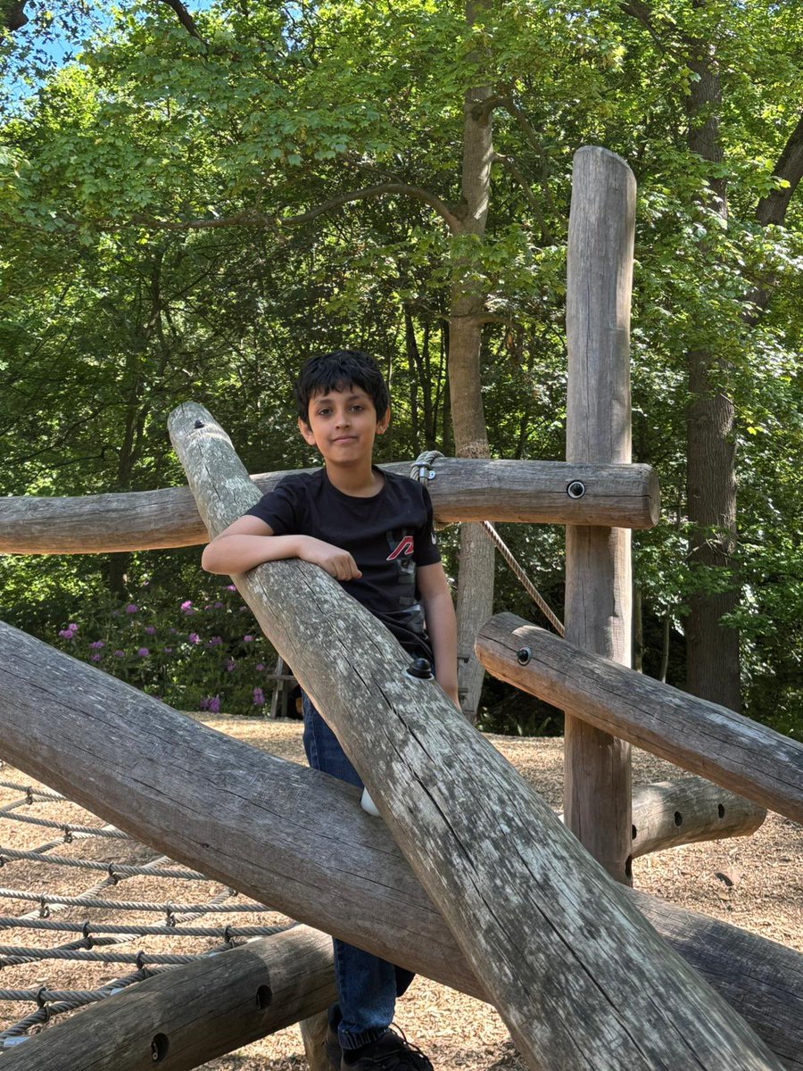 Long Benn Academy tweet media