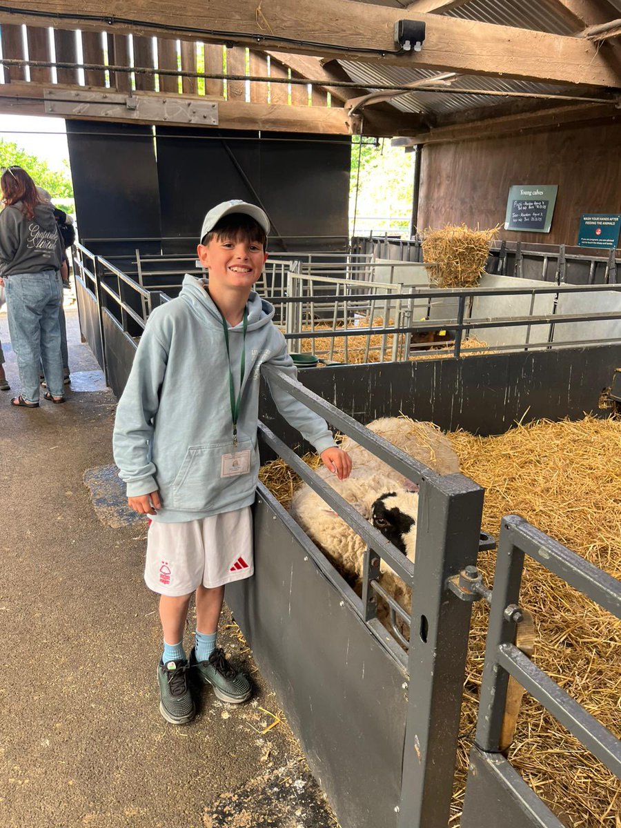 Long Benn Academy tweet media