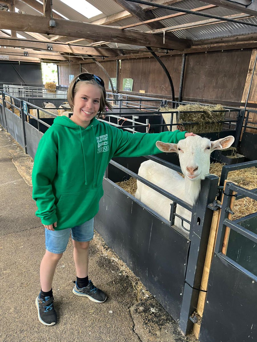 Long Benn Academy tweet media