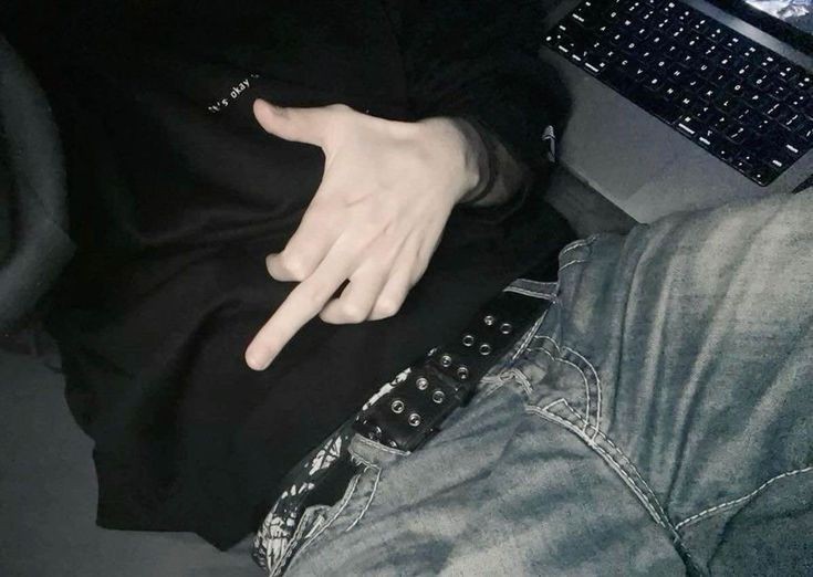 devilscorrupted's tweet photo. the type of shit ronin would send at 3am (i need him so bad) https://t.co/cpAYlVeQUh