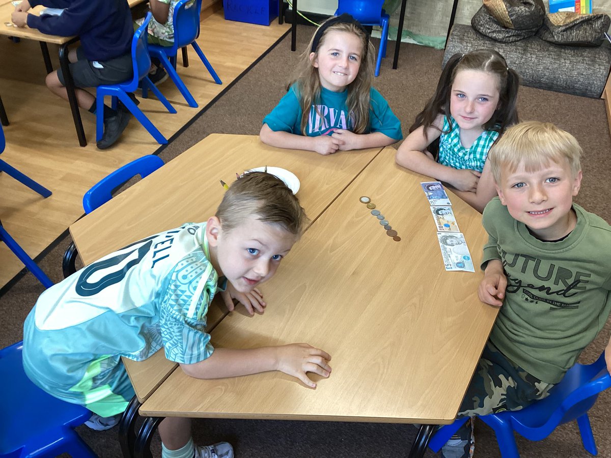 Mrs_kirby29's tweet photo. More money fun this morning comparing the value of different coins and notes @PinehurstP #pinehurstmaths https://t.co/XfLGPewe5w