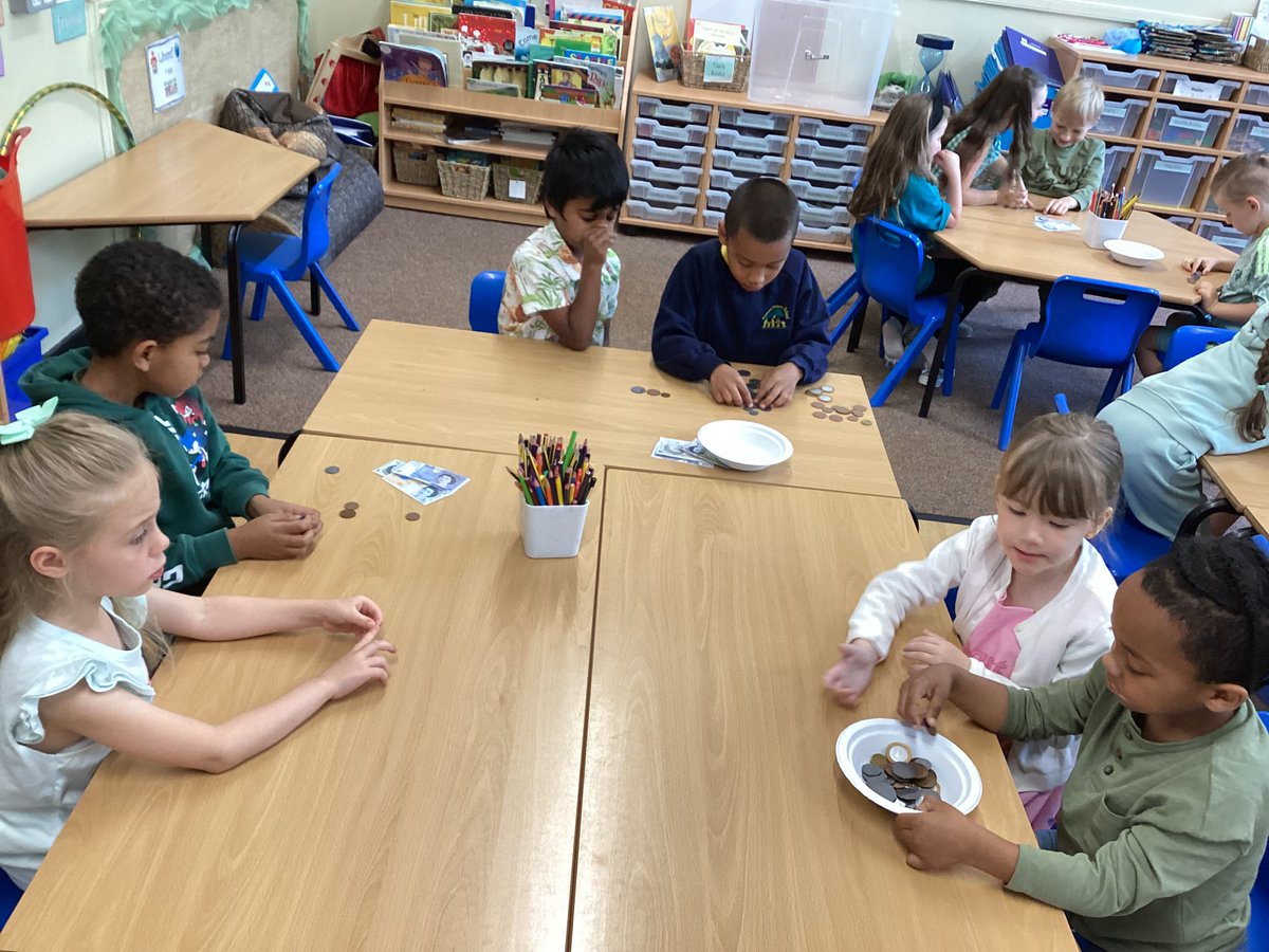 Mrs_kirby29's tweet photo. More money fun this morning comparing the value of different coins and notes @PinehurstP #pinehurstmaths https://t.co/XfLGPewe5w