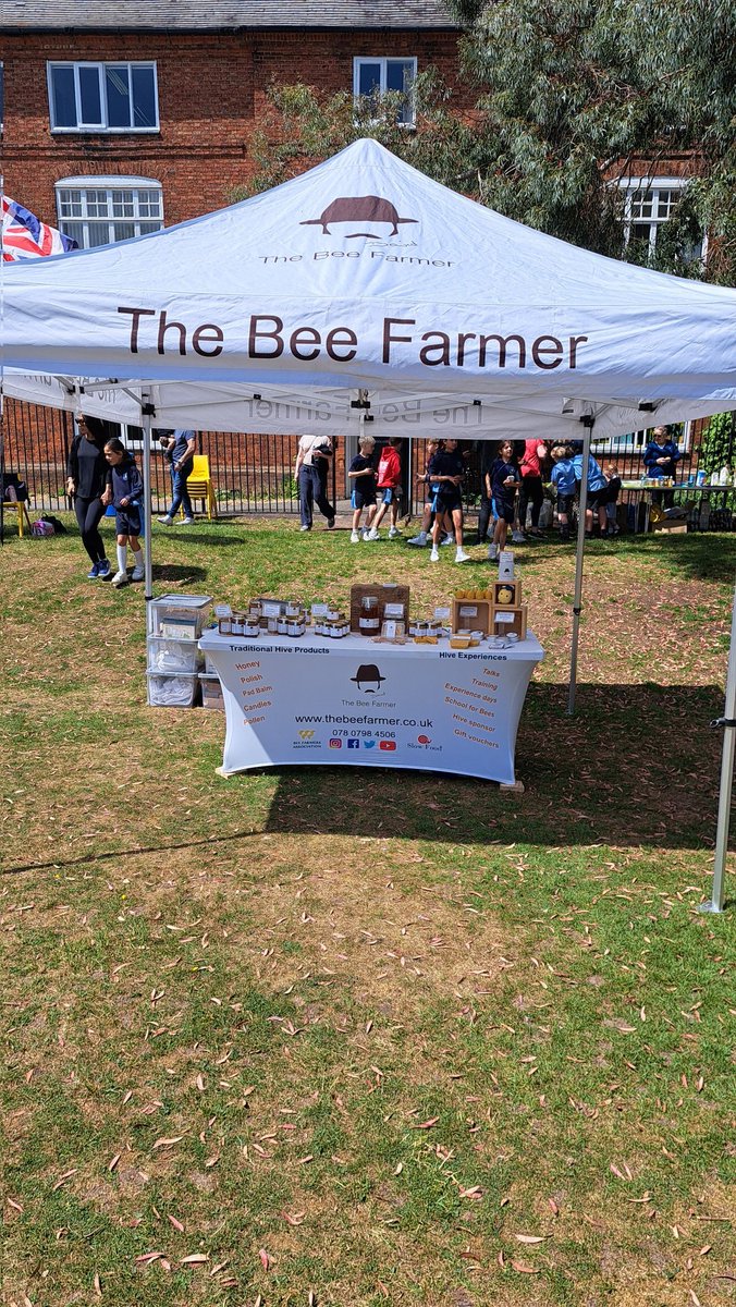 Dave Mc (@thebeefarmer) on Twitter photo <a href="/DixieGrammar/">Dixie Grammar School</a> for spring bounce lots and lots of very excited kids!
#davidthebeefarmer <a href="/DixieGrammar/">Dixie Grammar School</a> for spring bounce lots and lots of very excited kids!
#davidthebeefarmer