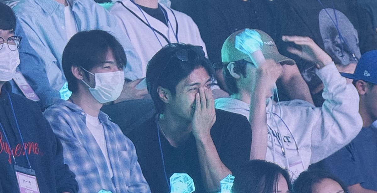 cvdmwa's tweet photo. 우와 온앤오프다 https://t.co/eL3KG5kqRJ