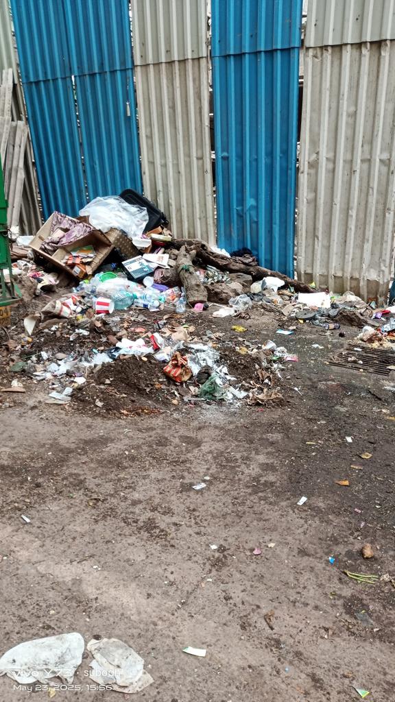 subodh_gore's tweet photo. Opp lijjat papad, govandi east. Borla govandi at 4 pm

#BMC https://t.co/L5cSuvJkvN