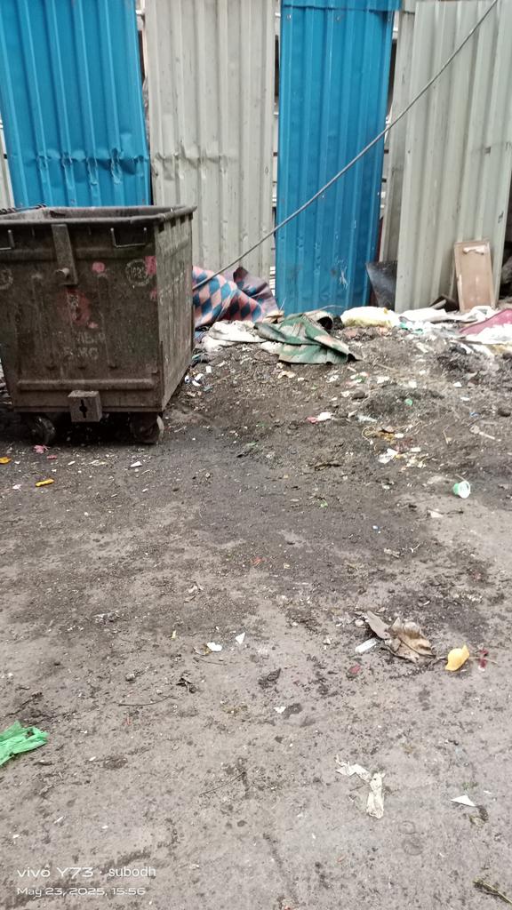 subodh_gore's tweet photo. Opp lijjat papad, govandi east. Borla govandi at 4 pm

#BMC https://t.co/L5cSuvJkvN