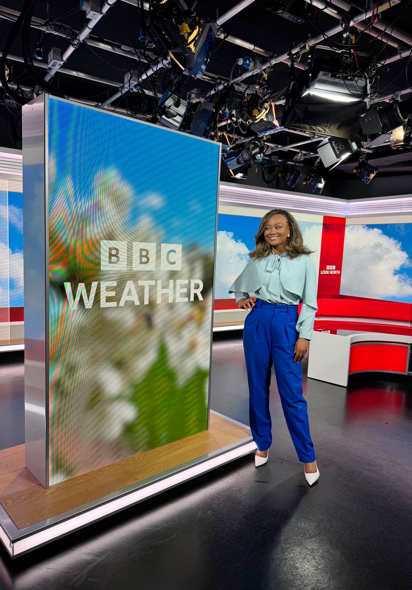 Happy Friday everyone 🤗

Got plans this bank holiday weekend? 

Cloudy with some patchy rain on Saturday.
Some sunshine and showers on Sunday 🌧️☔️

#bbcweather #bbcyorkshire #yorkshire