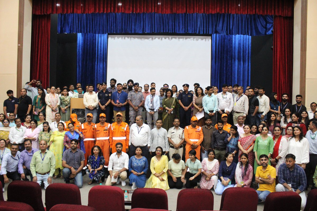 16NDRF (@16ndrf) on Twitter photo Team <a href="/16NDRF/">16 NDRF Delhi</a> conducted a Community Awareness Programme at National Centre for Disease Control, New Delhi. Topics: Disaster risks, first aid, CPR, improvised rescue tools, fire safety, earthquake , safety during heatwaves & lightning. Empowering citizens to act,react &save lives Team <a href="/16NDRF/">16 NDRF Delhi</a> conducted a Community Awareness Programme at National Centre for Disease Control, New Delhi. Topics: Disaster risks, first aid, CPR, improvised rescue tools, fire safety, earthquake , safety during heatwaves & lightning. Empowering citizens to act,react &save lives