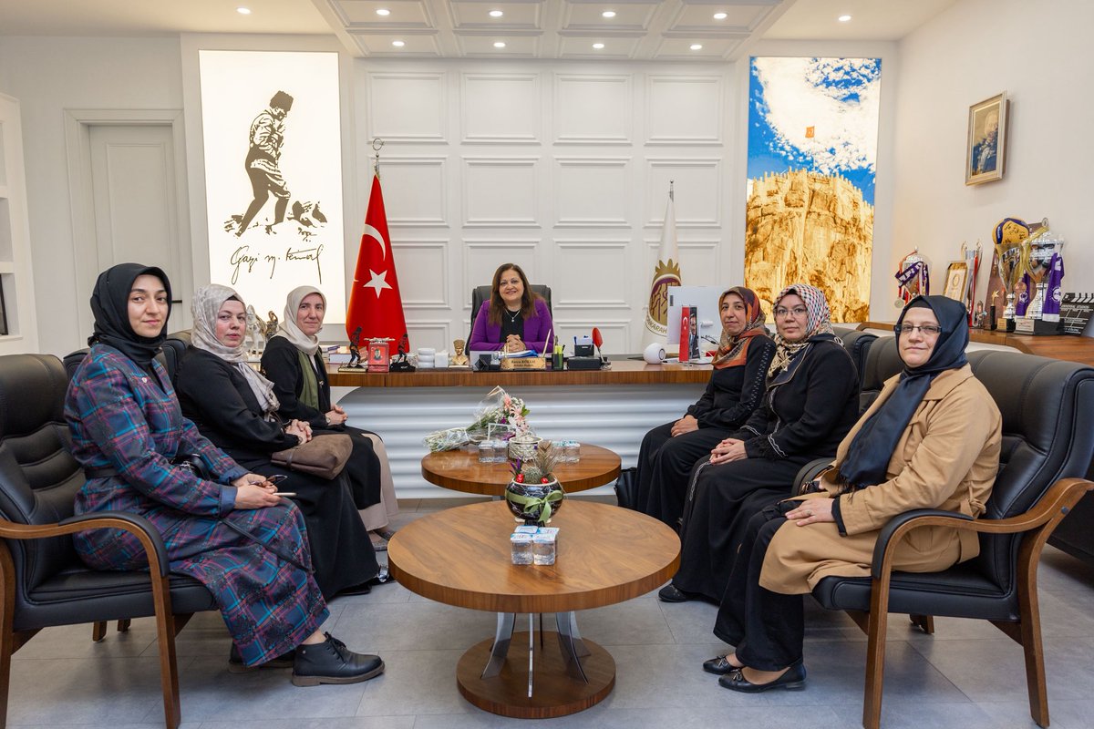 Saadet Partisi Genel Merkez Kadın Kolları Başkanı Nurgül Beytiye Ekinci, Genel Merkez Yönetimi, Afyonkarahisar Kadın Kolları Başkanı Saniye Hazer, Başkan Yardımcıları Meral Ünlü ve Seher Demirsoy ile görüş alışverişinde bulunduk.