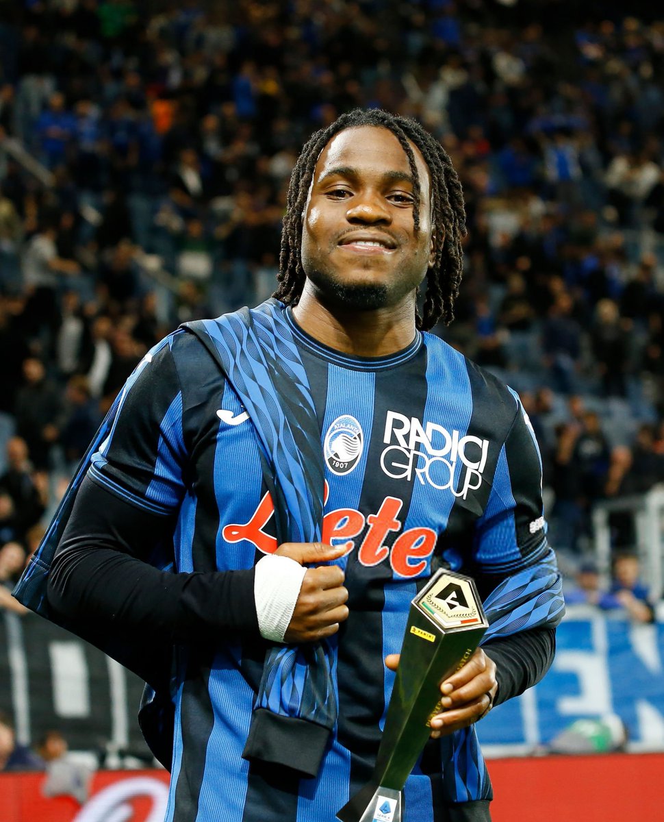 DeadlineDayLive's tweet photo. 🚨 Arsenal are planning to reinforce their attack this summer: 

➡️ Rodrygo is highly regarded. 🇧🇷

➡️ Ademola Lookman also remains a credible option due to his versatility. 🇳🇬

(Source: @Plettigoal)

Which forward do you think would best suit the Gunners? 🤔 https://t.co/BZcwHJjRL0