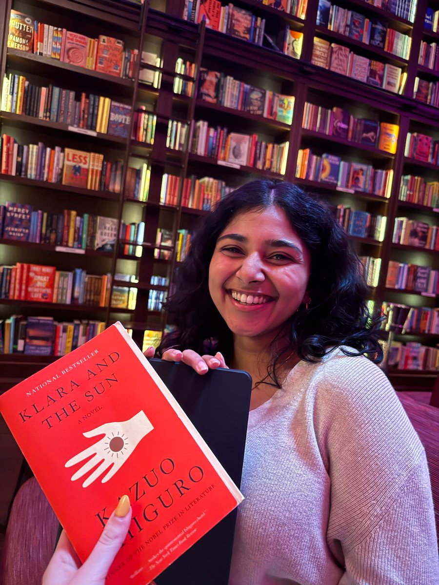 abigailcarlson_'s tweet photo. It’s hot to read 

NYC X @thebookclu54305 last night was a vibe https://t.co/hF0M2sIh20