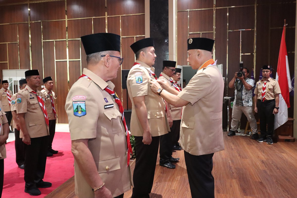 Ketua Kwarda Jatim Lantik Bupati Pasuruan Sebagai Ketua Majelis Pembimbing Cabang Gerakan Pramuka.

Selengkapnya disini
pramukarek.or.id/index/2025/05/…