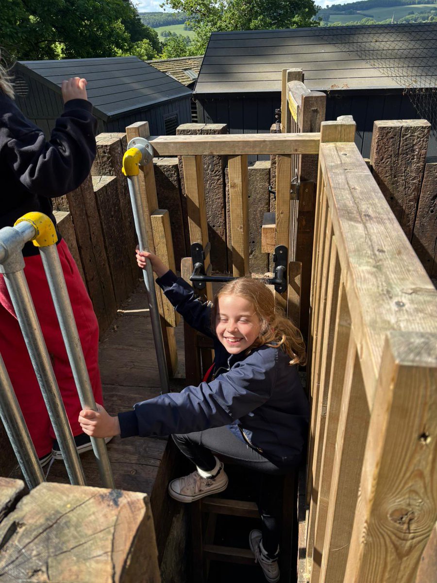 Long Benn Academy tweet media