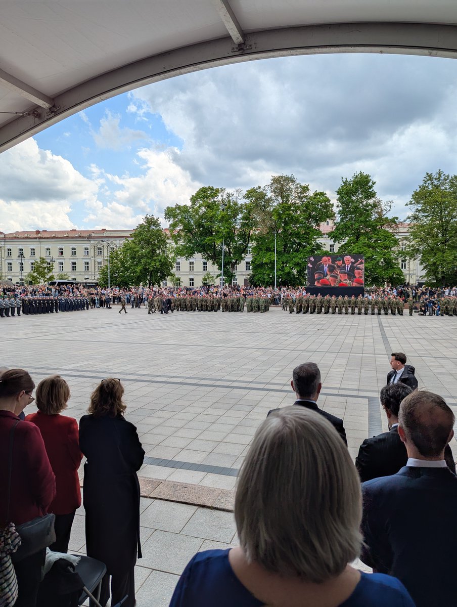 Our honorary consul to Vilnius, Gaëtan Serruys, 🇧🇪 participated in yesterday’s inauguration of the 45th German brigade in Lithuania. 🇩🇪🇱🇹 
It was a truly historic day showing joint commitment to the security in NATO’s Eastern Flank.