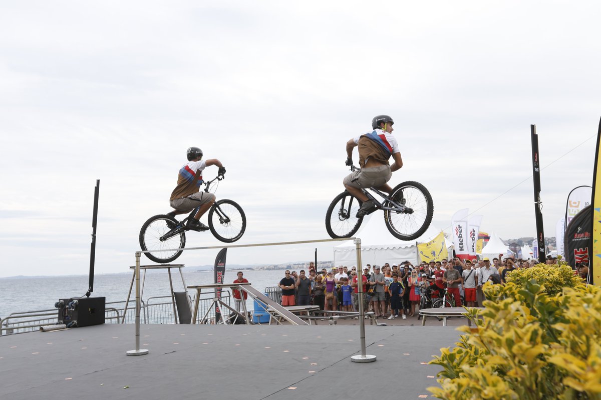 Tour de France™ (@letour) on Twitter photo 💛 Ce week-end c'est la fête du Tour ! La 13ème édition aura lieu principalement ce week-end dans les villes-étapes du #TDF2025 et du #TDFF2025. 🎊
Dans le cadre de <a href="/mai_velo/">Mai à vélo</a>, les collectivités se mobilisent en organisant une série d'évènements dédiés à la pratique du vélo. 🚴♂️ 💛 Ce week-end c'est la fête du Tour ! La 13ème édition aura lieu principalement ce week-end dans les villes-étapes du #TDF2025 et du #TDFF2025. 🎊
Dans le cadre de <a href="/mai_velo/">Mai à vélo</a>, les collectivités se mobilisent en organisant une série d'évènements dédiés à la pratique du vélo. 🚴♂️