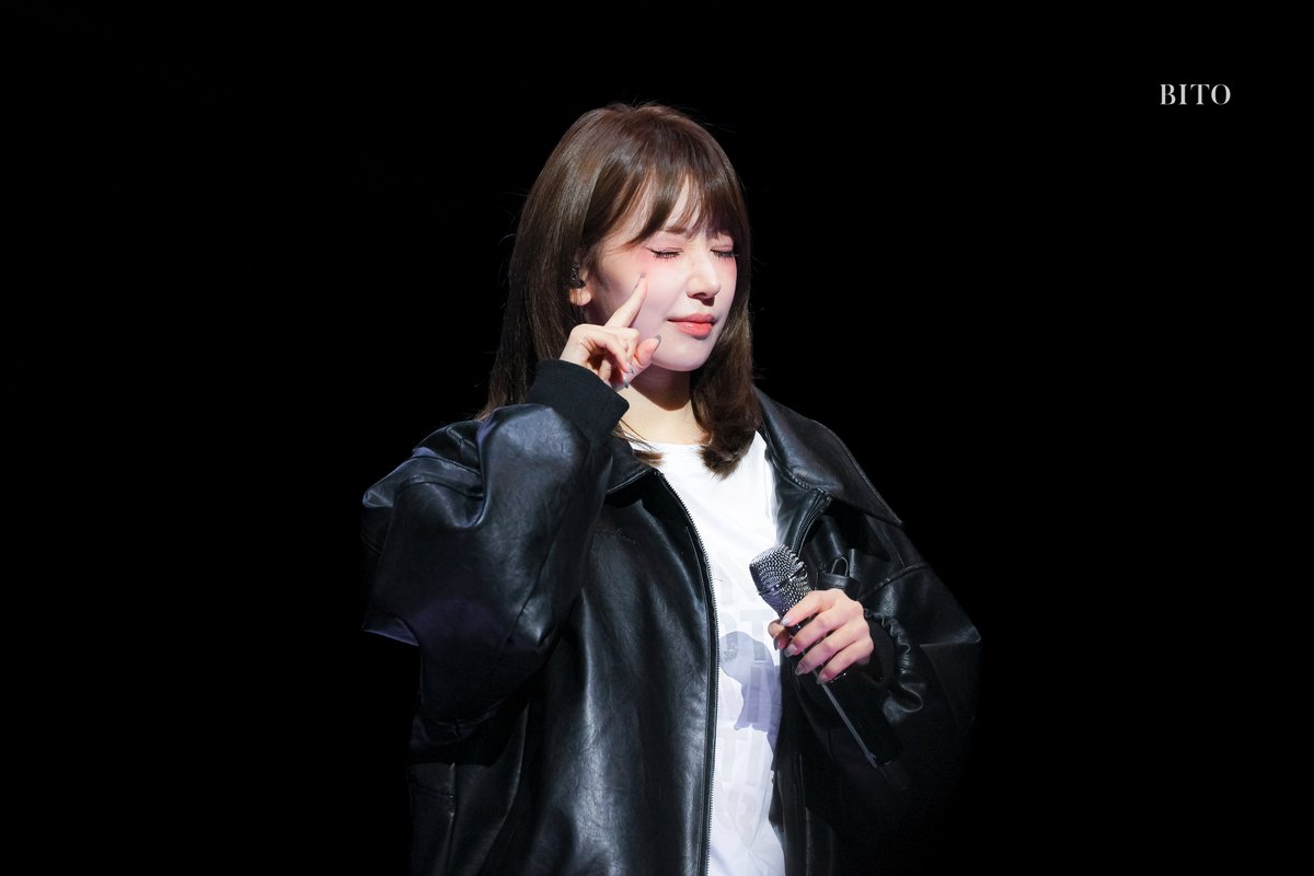 39_Bito's tweet photo. 250420 'EASY CRAZY HOT' IN INCHEON Day 2 
ㅅㄹㅎ👉🏻👀

#宮脇咲良 #사쿠라 #SAKURA 
#ックラ #미야와키사쿠라 #꾸라 
#LESSERAFIM #르세라핌