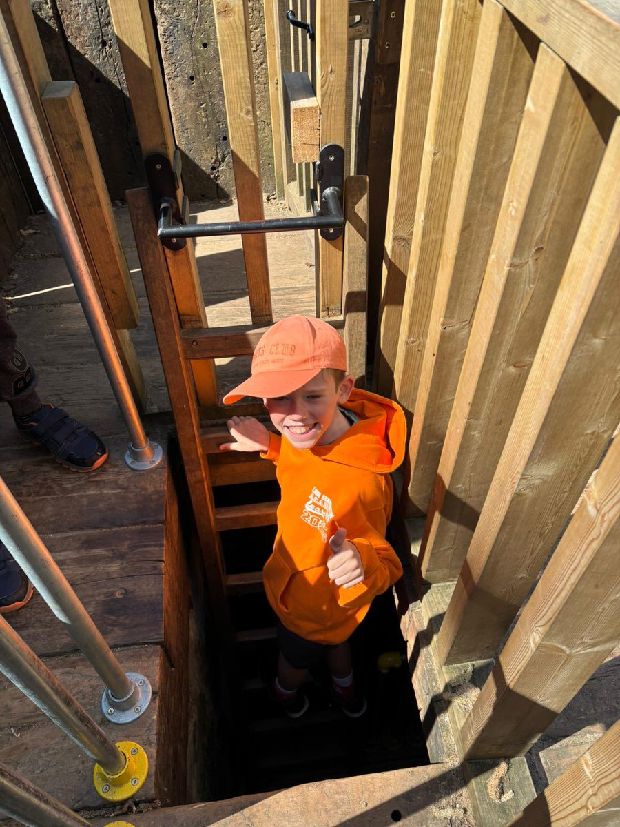 Long Benn Academy tweet media