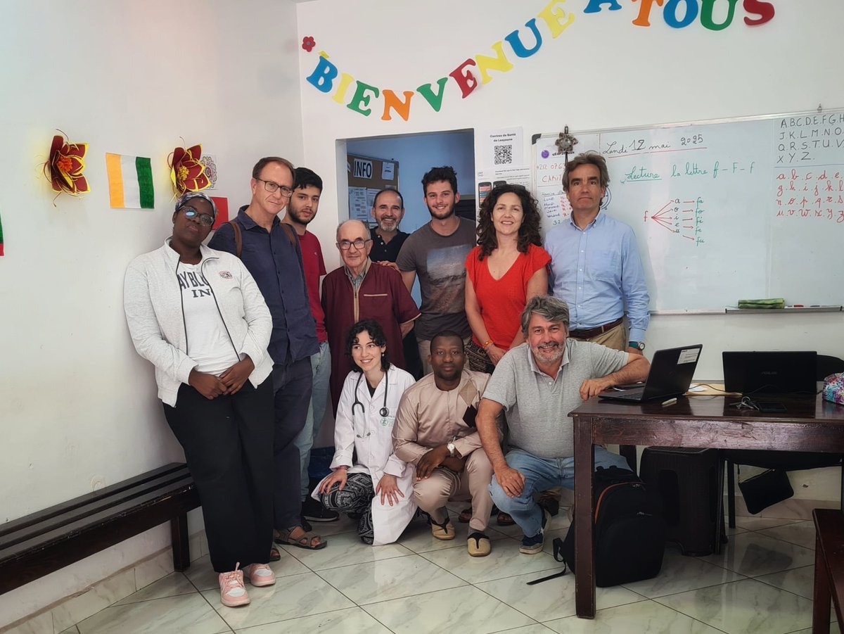 eccasocial's tweet photo. 📍La directiva de ECCA Social visitó la semana pasada la comunidad de jesuitas de El Aaiún, en la prefectura apostólica del Sáhara, junto al Delegado del Sector Social Jesuita, Luis Arancibia.
📸 Parte del equipo de El Aaiún y el consultorio local.
#somosecca #eccasocial https://t.co/joDXNbTz3p