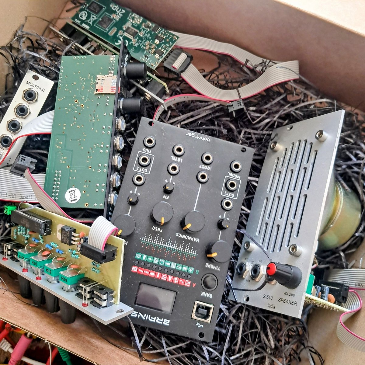 The beauty of modular synths is being able to redesign the layout as you go, and I wasn't going in a logic way, so I fixed that ,)