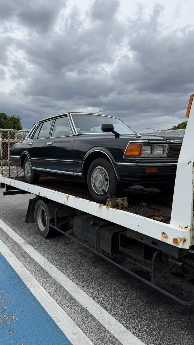 _GROEX_'s tweet photo. 販売車両の買い付け！

430セドリックセダン
ここから板金して塗装して車検！！
希少な旧車強いです💪
整備やカスタムまでなんでもお任せください！

次は20ソアラ、Y30セドリック
欲しい方声かけてください！！
#旧車
#コーティング
#蘇る https://t.co/QObFG25rvs