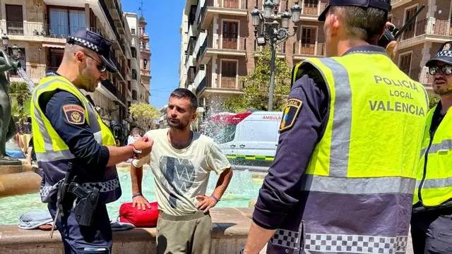 1victormas's tweet photo. @policialocalvlc Fotografía de Levante Emv. https://t.co/cieWVDrXrV