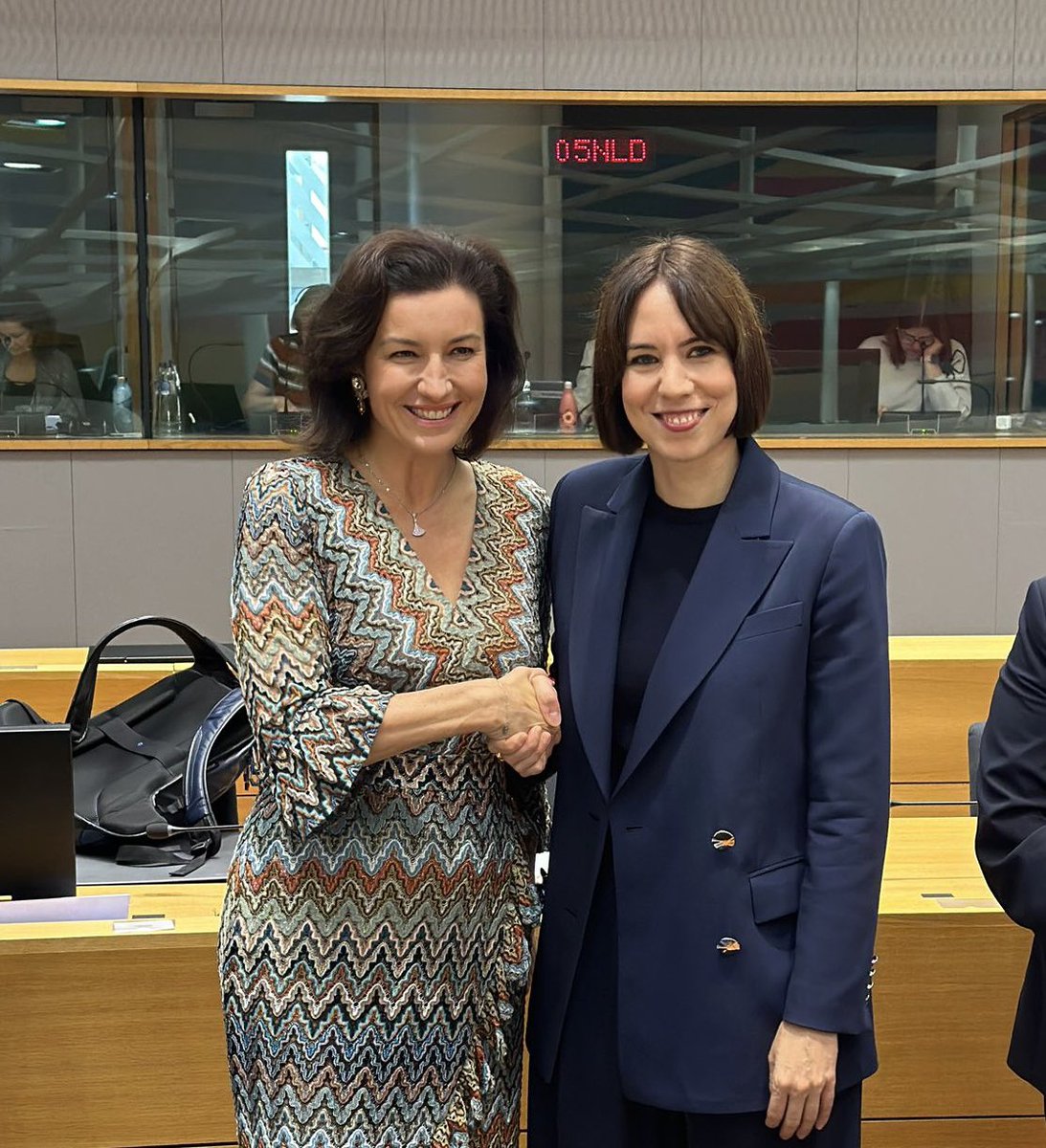 Ministerio de Ciencia, Innovación y Universidades (@cienciagob) on Twitter photo 🇪🇺 La ministra de <a href="/CienciaGob/">Ministerio de Ciencia, Innovación y Universidades</a> defiende en el Consejo #COMPET un Programa Marco que coordine todas las iniciativas de la UE en I+D+I.
🗣️ <a href="/DianaMorantR/">Diana Morant</a>: “Queremos un programa marco que mantenga la estructura que ha garantizado la excelencia estos años”.
ciencia.gob.es/Noticias/2025/… 🇪🇺 La ministra de <a href="/CienciaGob/">Ministerio de Ciencia, Innovación y Universidades</a> defiende en el Consejo #COMPET un Programa Marco que coordine todas las iniciativas de la UE en I+D+I.
🗣️ <a href="/DianaMorantR/">Diana Morant</a>: “Queremos un programa marco que mantenga la estructura que ha garantizado la excelencia estos años”.
ciencia.gob.es/Noticias/2025/…