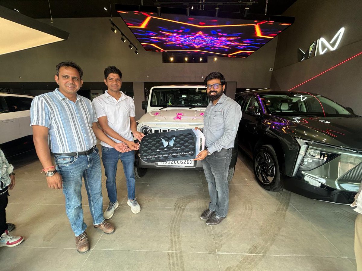 JS4WheelMotors's tweet photo. Congratulations 💐 on your new set of wheels! 🚗 May your @mahindrathar bring you joy, comfort, and prosperity! 🌟

 #MahindraTharROXX #NewCar #Congratulations #TharROXX #Mahindra #NewRide #CustomerDelight #NewBeginnings #HappyVehicleDelivery  #JSfourwheel https://t.co/SnwYWIEIKM