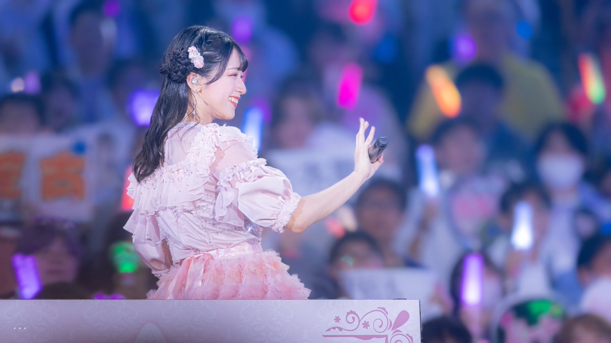 🍒＝LOVE『とくべチュ、して』🍒 センターの黒髪セミロングの歌上手い