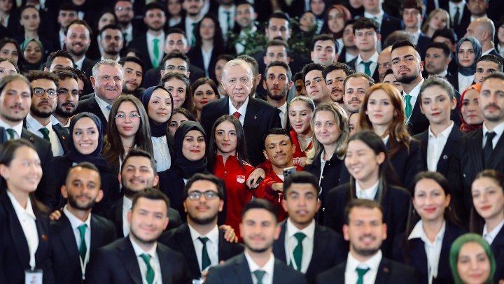 Recep Tayyip Erdoğan 
#HaklıÇıktı

Doğru Karar İstikrar, Cumhur ittifakı ile devam