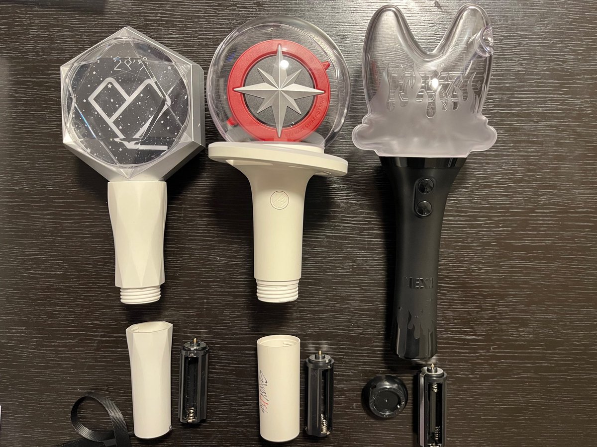 NEXZ OFFICAL LIGHT STICK 届いた！！ほんとに軽い😃あと電池入れ替え