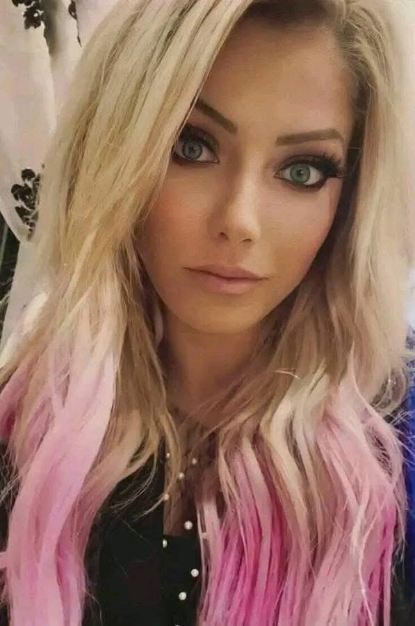 MomentOfBlissVA's tweet photo. Day 41 of me waiting until @AlexaBliss_WWE follows me 🫶🙏🤞 https://t.co/zosymltqZc