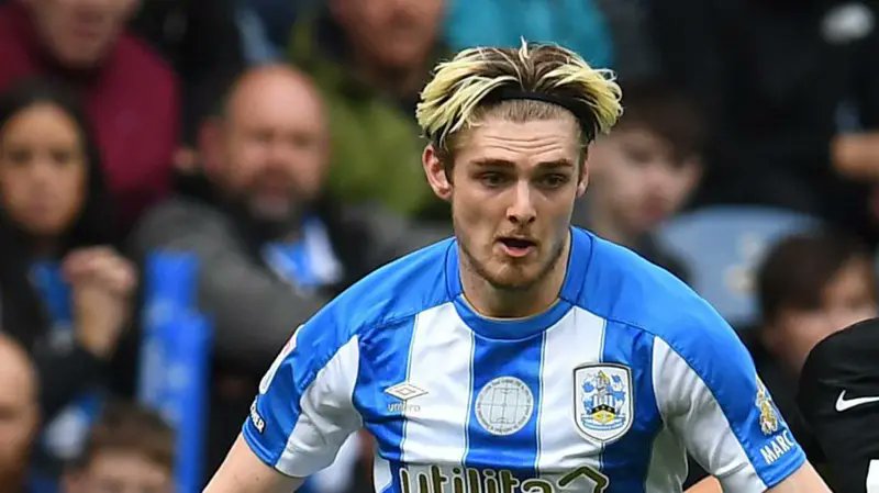 Victor84681692's tweet photo. 🚨 Newcastle United are targeting Coventry's Jack Rudoni this summer. The 23-year-old midfielder impressed with 10 goals and 13 assists, attracting interest amid potential midfield departures. He's seen as a dynamic, Lampard-like talent. 

#NUFC #TransferNews
#CoventryFC https://t.co/DnsV6MPhin
