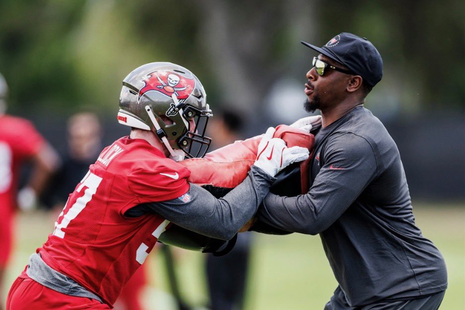 3strandsports's tweet image. The journey begins here.
Rookie Minicamp is officially underway, and our newest draft picks, undrafted free agents, and tryout players hit the field for the first time. They get three days to learn the system, show their skills, and get a taste of life in the NFL.
