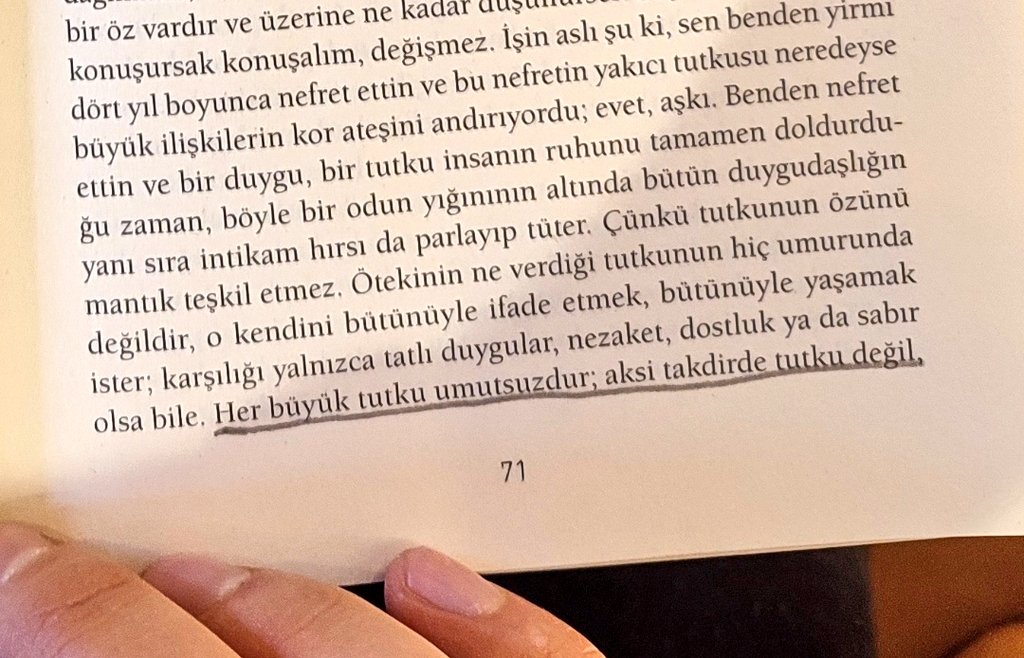 Kemal Tahir çok net yazmış zaten hayallere  ulaşmak kolay olsa tutku olmazdı imkansızı hayal edip onun için mücadele etmek gerekir sonu sonu tam istenilen gibi olmasa bile mücadele zaferdir.
