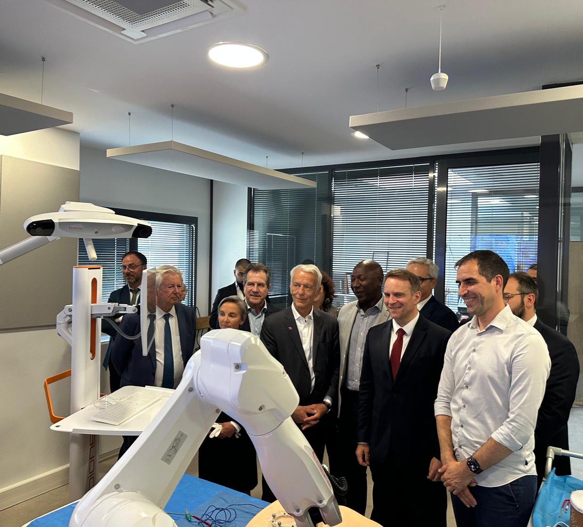 L’entreprise est la solution a de nombreux maux de notre société.
Visite passionnante à <a href="/QuantumSurgical/">Quantum Surgical</a> en compagnie de <a href="/FerracciMarc/">Marc Ferracci</a>.
Merci à <a href="/BertinNAHUM/">Bertin NAHUM</a>,  son président, et Fernand Badan, son directeur général, et à leurs collaborateurs pour leur accueil et leurs