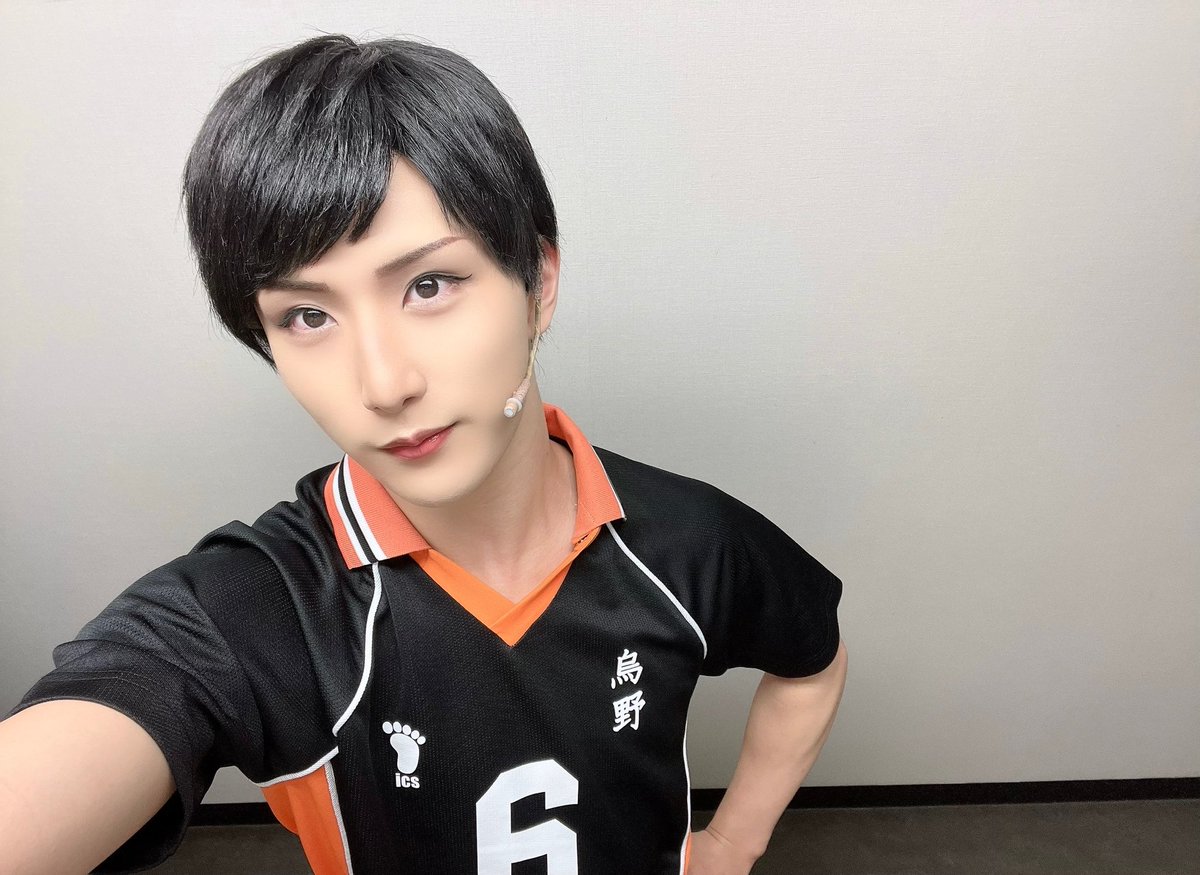 劇団「ハイキュー!!」〝出逢い〟

本日もご来場ありがとうございました！🏐

よくわからないポーズと菅さんファイトしました！！！！！！！

3枚目の写真、お隣空いてるよ~😋
#劇キュー