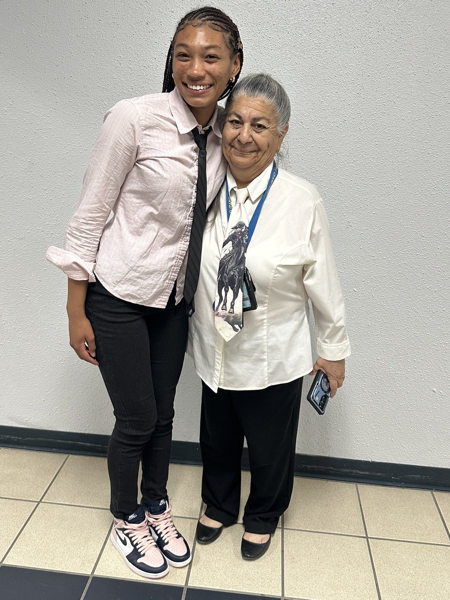 San Elizario High School (@sanelizariohs) on Twitter photo A couple more pictures of our amazing Eagle βTwinsβ Thank you teachers for your participation and for creating amazing memories with our Class of 2025 <a href="/TroyEnriquezSE/">T. Enriquez SE</a> A couple more pictures of our amazing Eagle βTwinsβ Thank you teachers for your participation and for creating amazing memories with our Class of 2025 <a href="/TroyEnriquezSE/">T. Enriquez SE</a>
