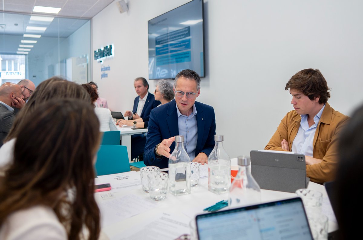 Los problemas de la vivienda 🏘️ son múltiples: sólo el 0,6% de las viviendas en España es accesible para personas con discapacidad.

Instituciones, empresas y entidades sociales identificamos e impulsamos soluciones a este desafío.