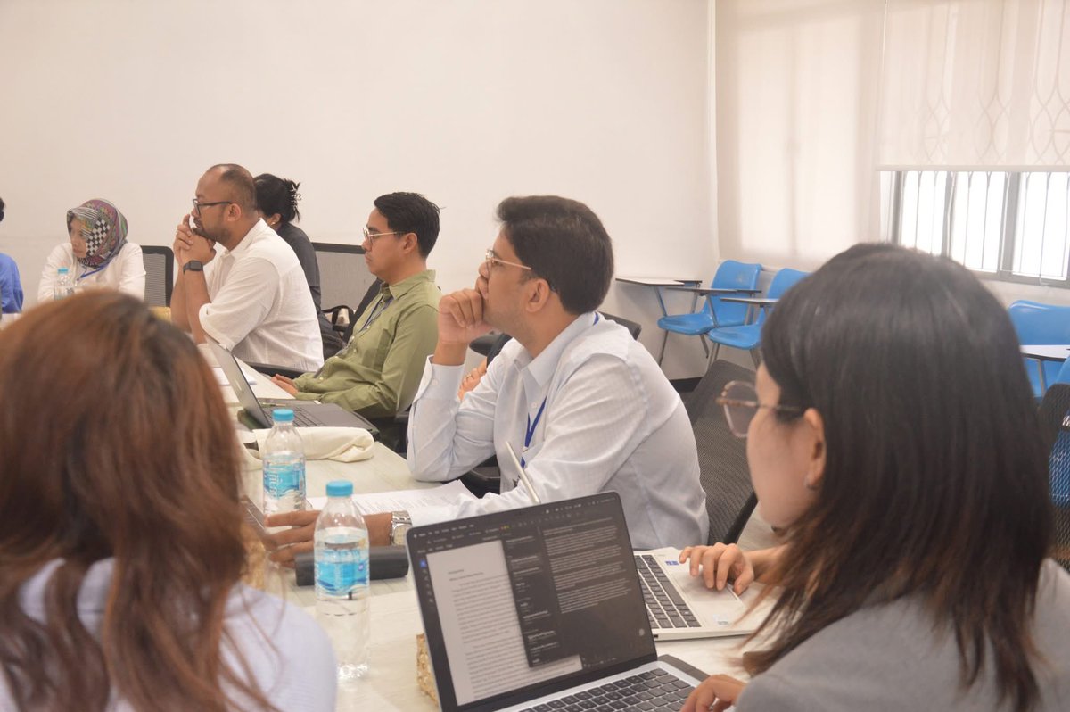 Let the pictures tell you how our ASEAS PhD workshop in Bangkok went 😄 

We were very grateful to have amazing participants-whose PhD research focus on Southeast Asia- joined the workshop this year. Watch this space to see where the PhD workshop goes next!
#ASEAS #PhDWorkshop