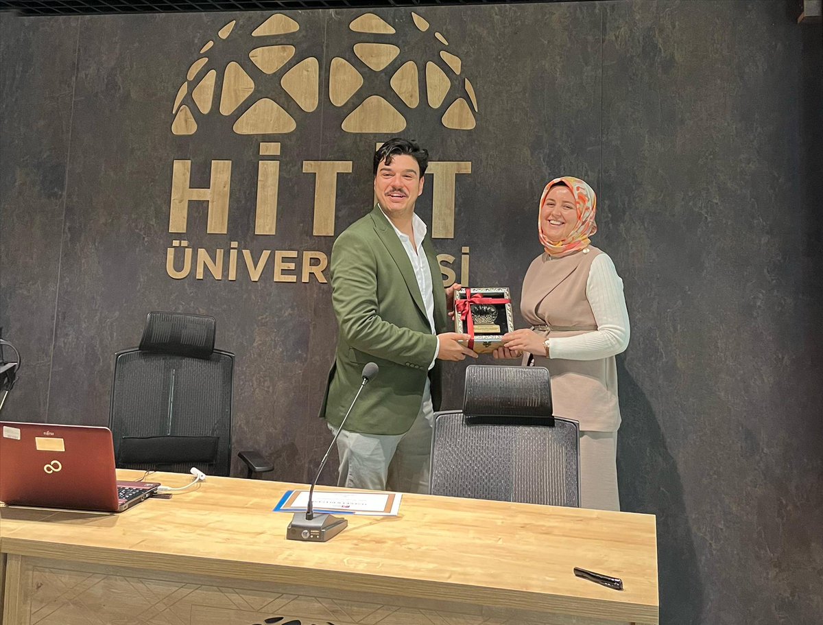 "Yol Seninle Başlar" Etkinliği Gençlere İlham Verdi.

Detaylar👉sungurlumyo.hitit.edu.tr