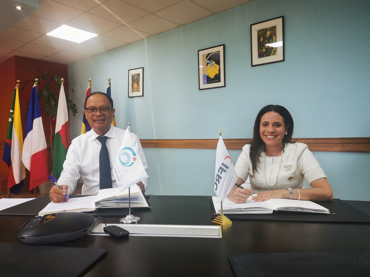 Commission de l’océan Indien COI_IOC (@commission_coi) on Twitter photo Un MoU utile & nécessaire avec <a href="/ifrc/">IFRC</a> pour prévenir & réduire les risques de catastrophes, sensibiliser les populations, former des bénévoles et intervenir en situation de crise.
✅ Un partenariat déjà opérationnel avec <a href="/PIROI_CRF/">PIROI - Croix-Rouge française</a> via notre projet RDRM soutenu par <a href="/EU_Partnerships/">EU International Partnerships 🇪🇺</a> Un MoU utile & nécessaire avec <a href="/ifrc/">IFRC</a> pour prévenir & réduire les risques de catastrophes, sensibiliser les populations, former des bénévoles et intervenir en situation de crise.
✅ Un partenariat déjà opérationnel avec <a href="/PIROI_CRF/">PIROI - Croix-Rouge française</a> via notre projet RDRM soutenu par <a href="/EU_Partnerships/">EU International Partnerships 🇪🇺</a>