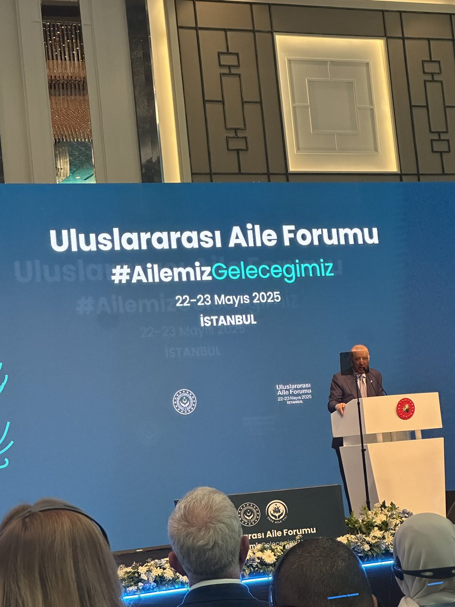 İpek Coşkun Armağan (@ipekcoskun_) on Twitter photo “Aileyi savunmak insanı savunmaktır… 2025 yılını aile yılı ilan etmiştik. Bir yıl yetmez. 2035’e kadar aile ve nüfus on yılı ilan ediyorum.”
Cumhurbaşkanımız Sayın <a href="/RTErdogan/">Recep Tayyip Erdoğan</a> Uluslararası Aile Forumu’nda uluslararası paydaşlara önemli çağrılarda bulunuyor. “Aileyi savunmak insanı savunmaktır… 2025 yılını aile yılı ilan etmiştik. Bir yıl yetmez. 2035’e kadar aile ve nüfus on yılı ilan ediyorum.”
Cumhurbaşkanımız Sayın <a href="/RTErdogan/">Recep Tayyip Erdoğan</a> Uluslararası Aile Forumu’nda uluslararası paydaşlara önemli çağrılarda bulunuyor.