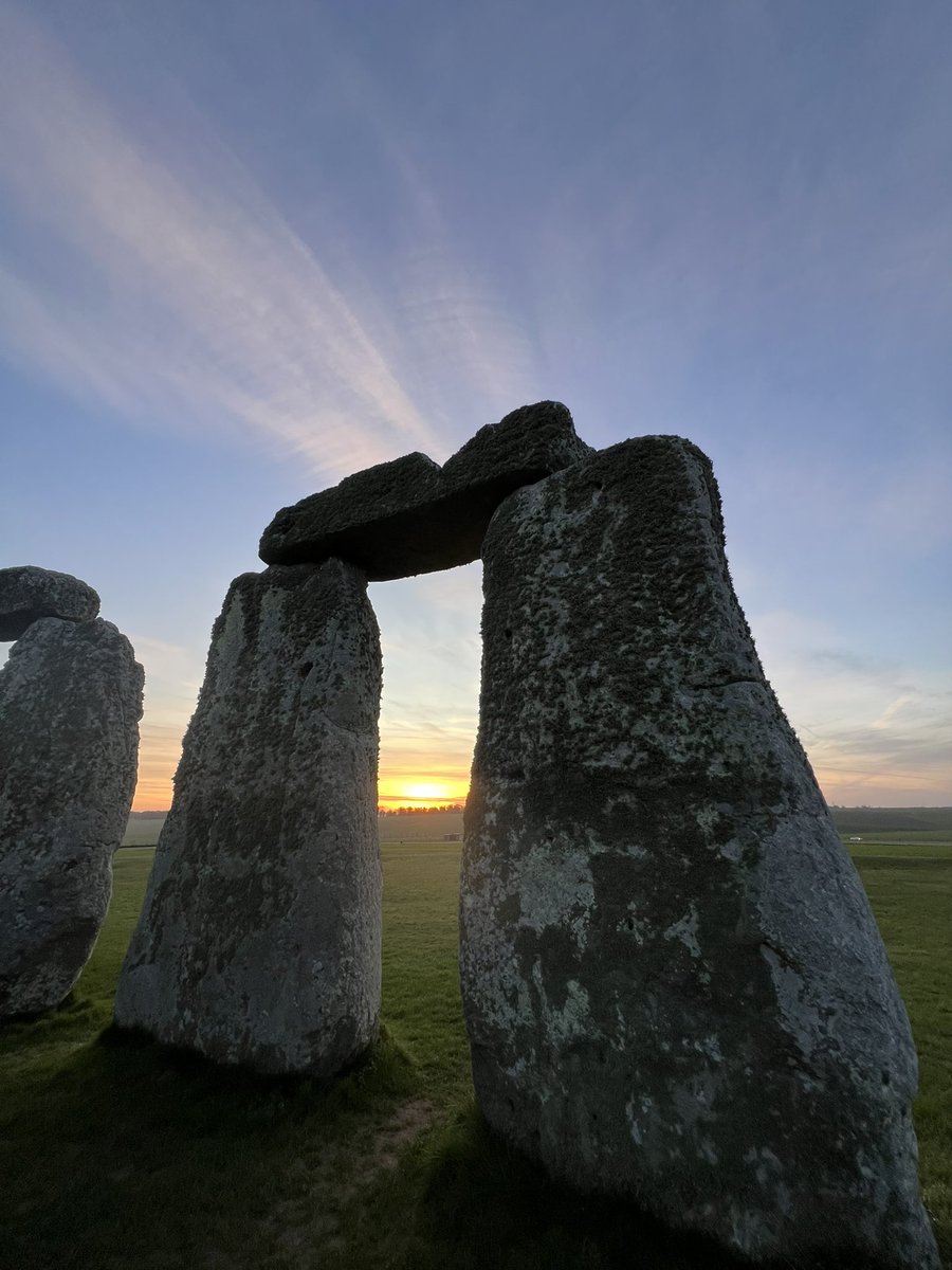 Sunrise at Stonehenge today (23rd May) was at 5.05am, sunset is at 9.02pm 🌞
