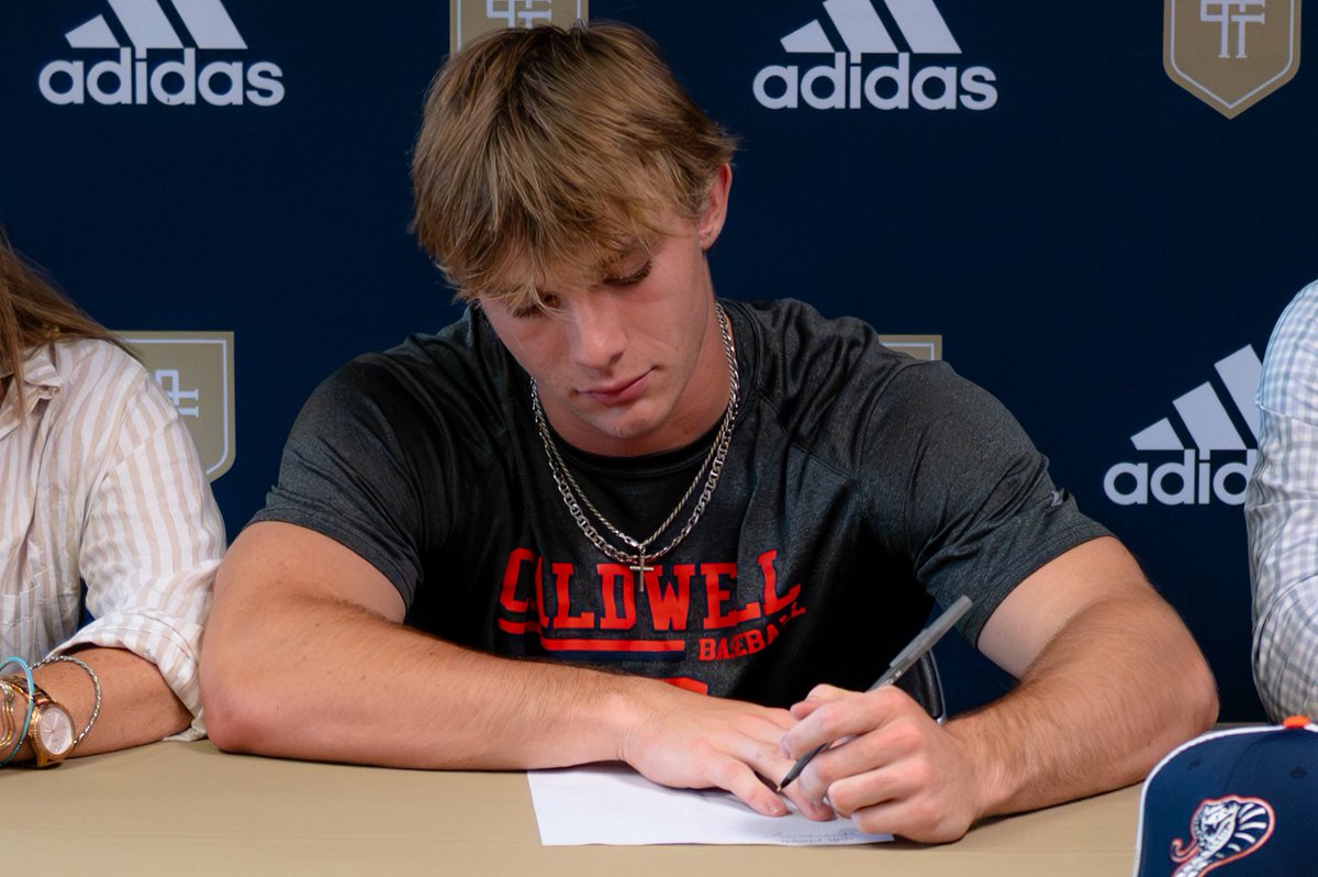 CAEaglesSports's tweet image. Our senior student-athletes are graduating today! Congratulations to 5 of them who have signed to play their sport at the next level:
Noah Hatley ⚾️ Caldwell CC
Ayden Edwards 🏈 Carson-Newman
Gray Madeira 🏀 CIU
Jake Benham 🏀 Milligan
Icare Bakadisula 🏀 Georgetown College