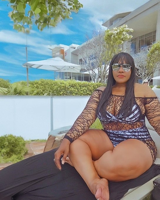 Watch MzShibaBaby's leaked NSFW photo on TwXstars