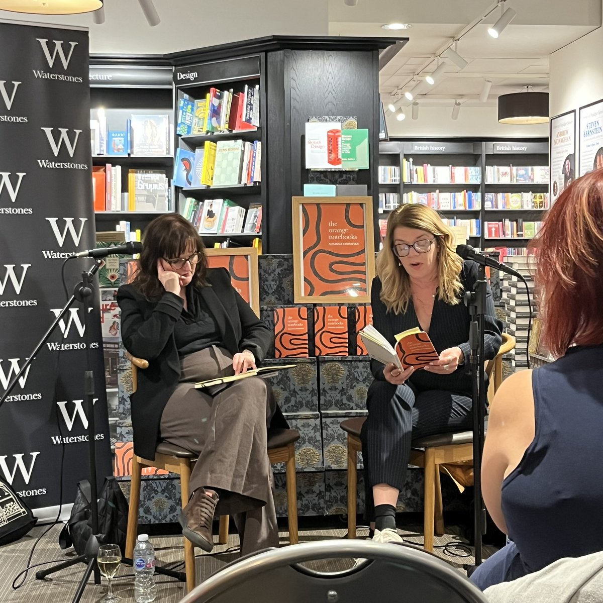 thinkingthread's tweet photo. I had a great evening at the launch of The Orange Notebooks. It was interesting to hear @susannacrossman discuss the book in more depth and great to finally meet her. As always, it was a pleasure to speak to Kevin @Ofmooseandmen (1/3) https://t.co/GfCT5eidef