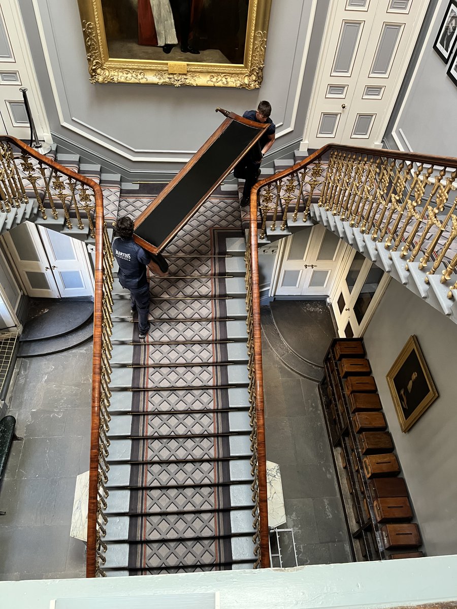 signetlibrary's tweet photo. The return of our historic c. 1820 Regency sofas after restoration and reupholstering. They were originally made by the Chippendale of Scotland, William Trotter, at his manufactury on Canal Street. Photographs by @leithlinkz https://t.co/EgJS2Rv9ss