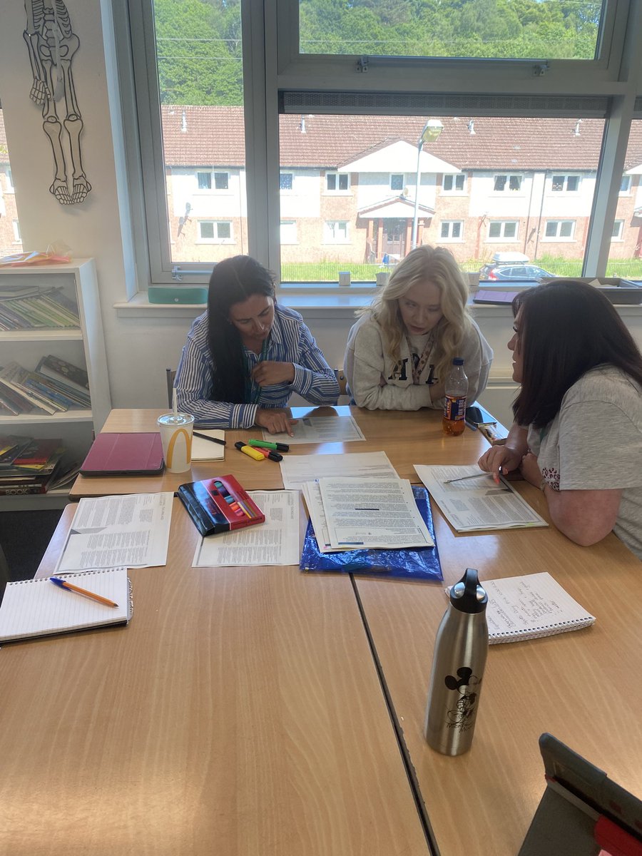 camstraddenps's tweet photo. Looking inwards, outwards and FORWARDS! 🧐 ➡️As part of our ongoing Self-evaluation, staff engaged in collaborative critical dialogue to support the identification of our next steps and priorities. #hgios4 @EdISGlasgow https://t.co/mjfdSNwCZV