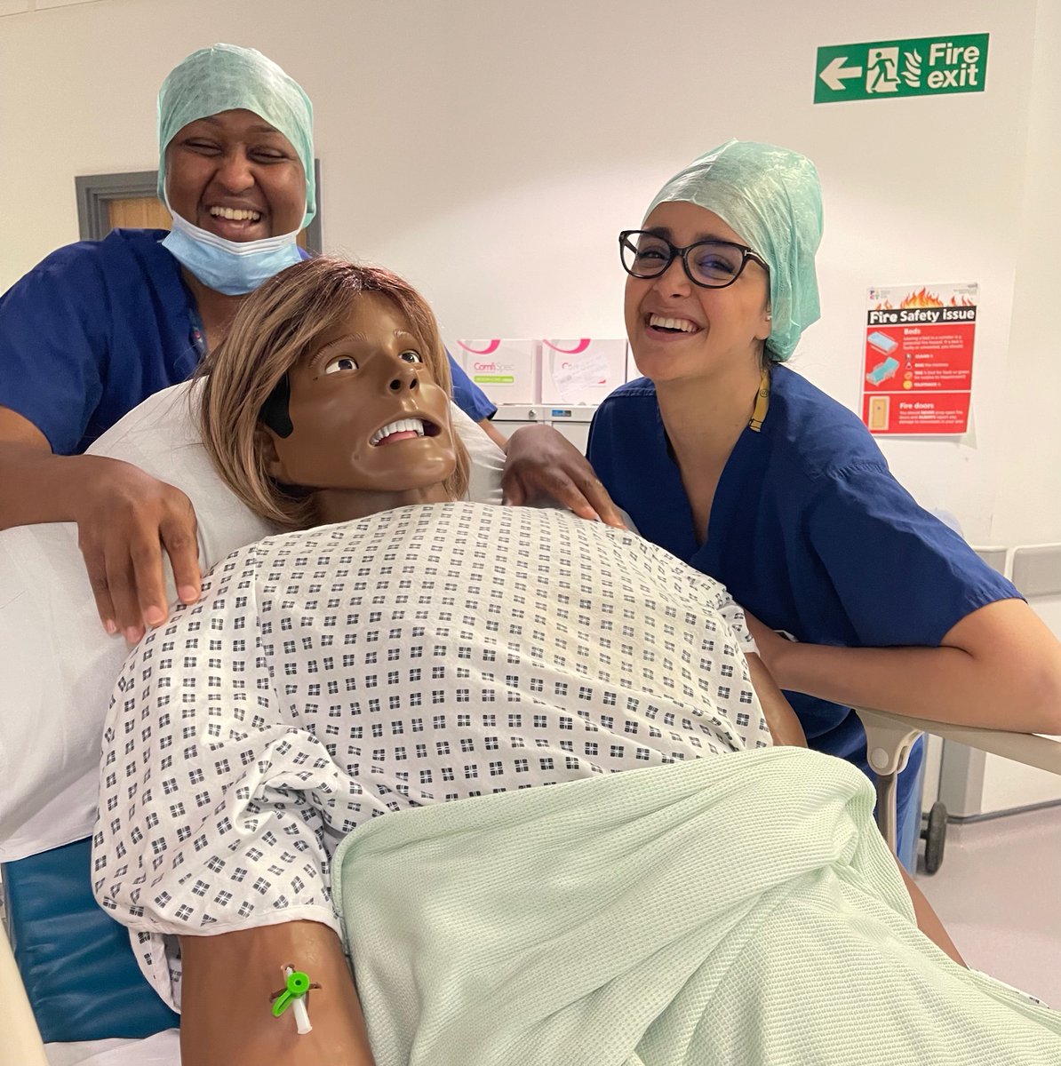We seized the opportunity to promote simulation-based learning within SaTH this week as part of research, education &amp; improvement week. It is always a pleasure to see such enthusiasm &amp; energy towards simulation from our amazing multidiscaplinary staff on the wards/departments😍