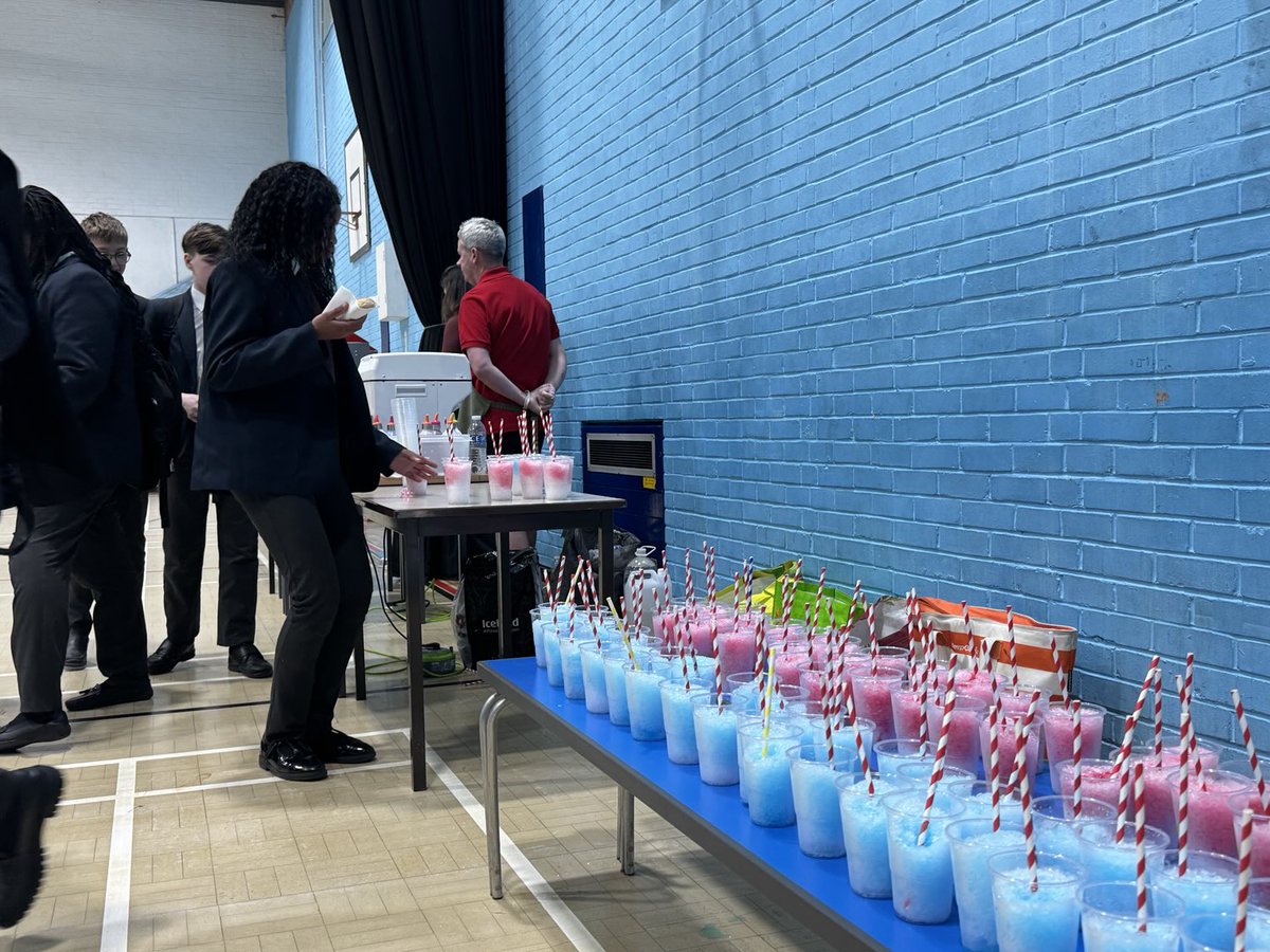 Did someone say Zero Heroes?! Snow cones, hotdogs, rounders and films for those with great attendance and behaviour.